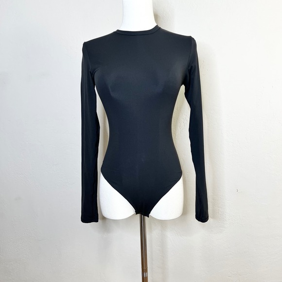 SKIMS Tops - SKIMS Fits Everybody Long Sleeve Crew Neck Bodysuit Gray Small